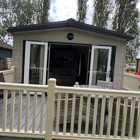 Family Fun Getaway Holiday Home نورث هامبتون المظهر الخارجي الصورة